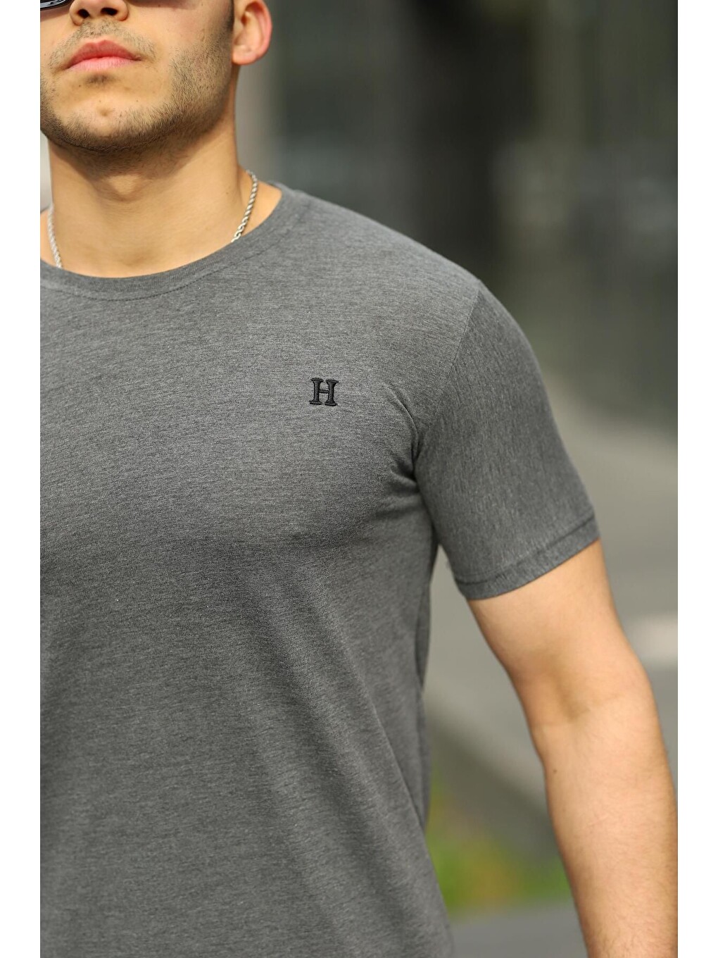 Gri Erkek H Nakış Desenli Oversize Tshirt-1