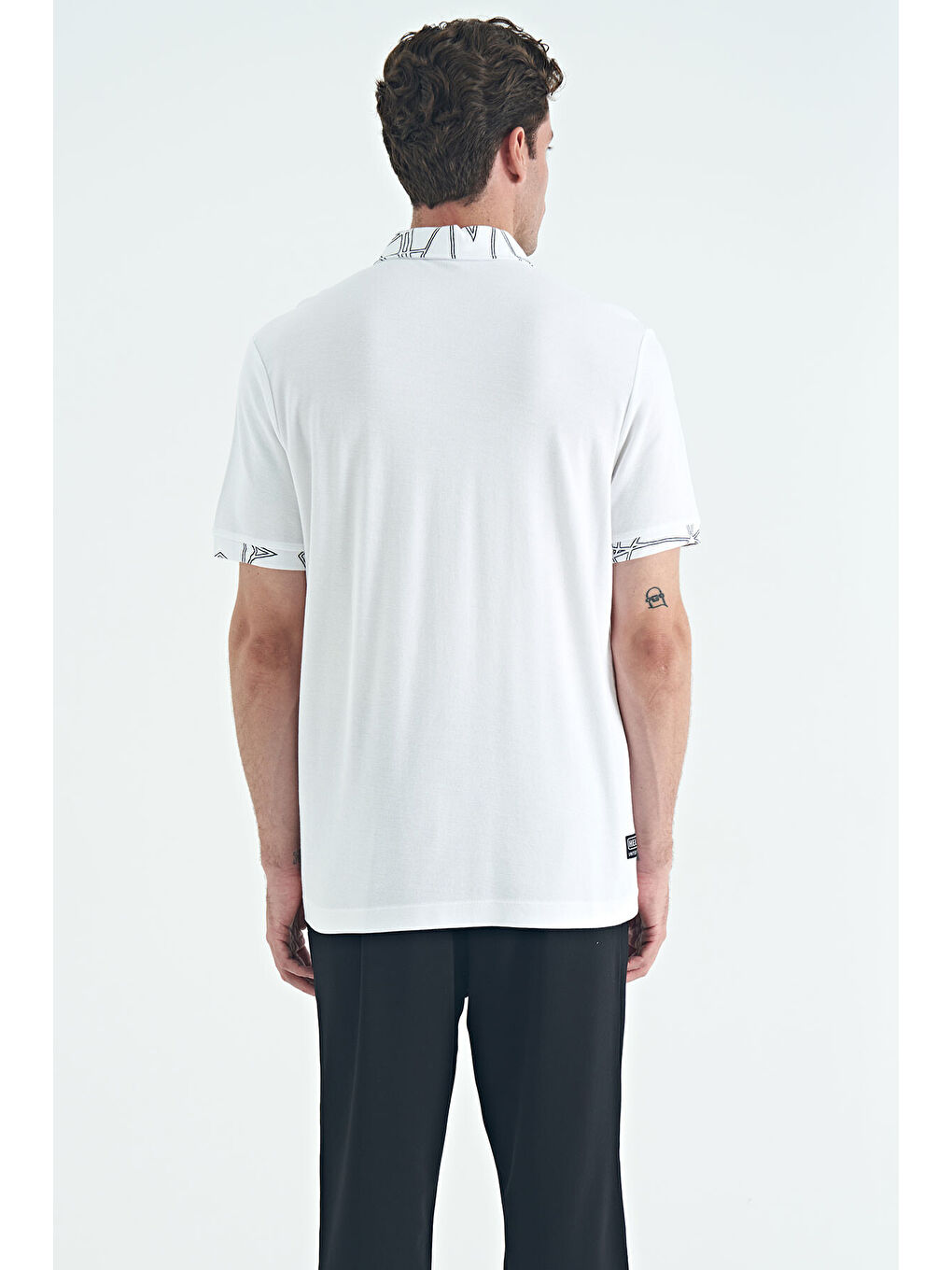 Beyaz Yazı Nakışlı Baskı Detaylı Standart Kalıp Polo Yaka Erkek %100 Pamuk Tişört - 88239-8