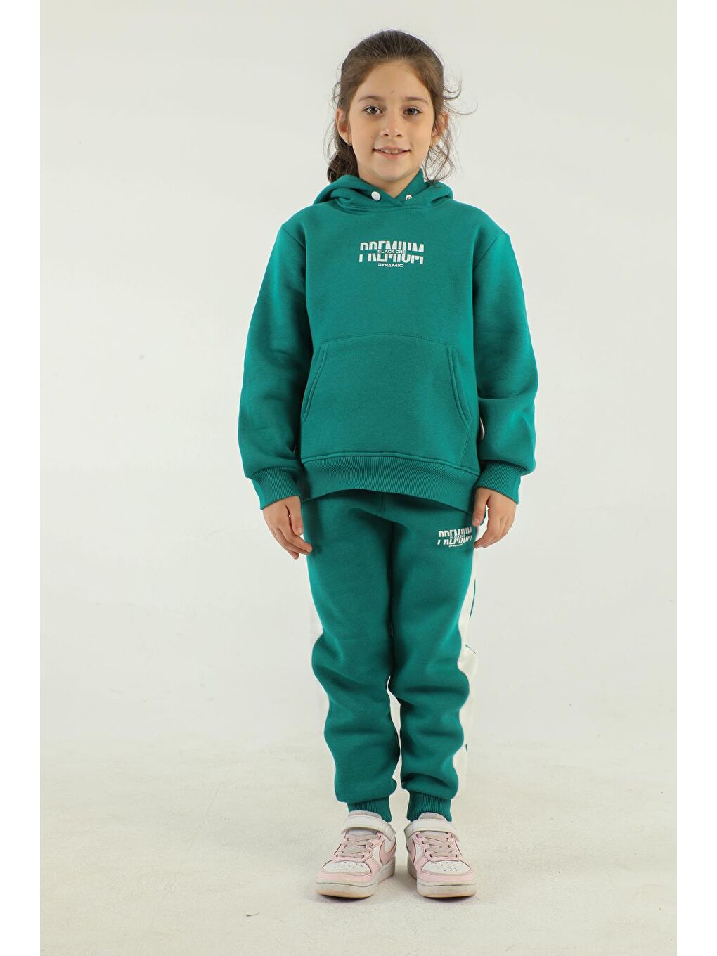 Yeşil Kapüşonlu Kargo Cepli Baskı Detaylı Kız Çocuk Eşofman Takımı