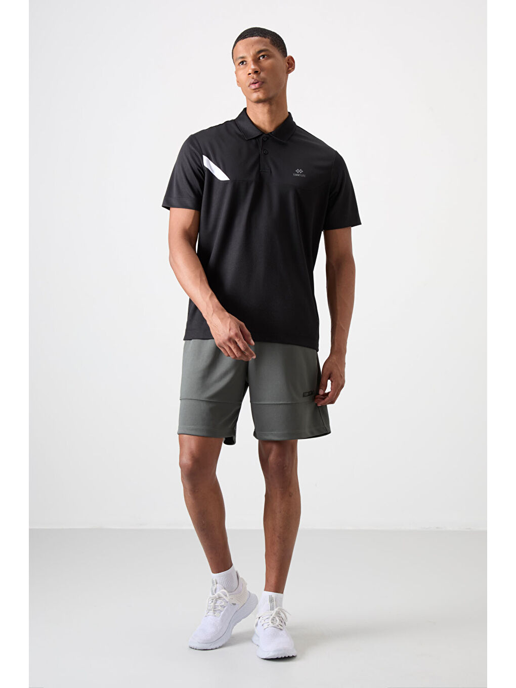 Siyah Polyester Nefes Alan Dokulu İnce Esnek Standart Fit Polo Yaka Erkek Performans Tişört - 88402-2