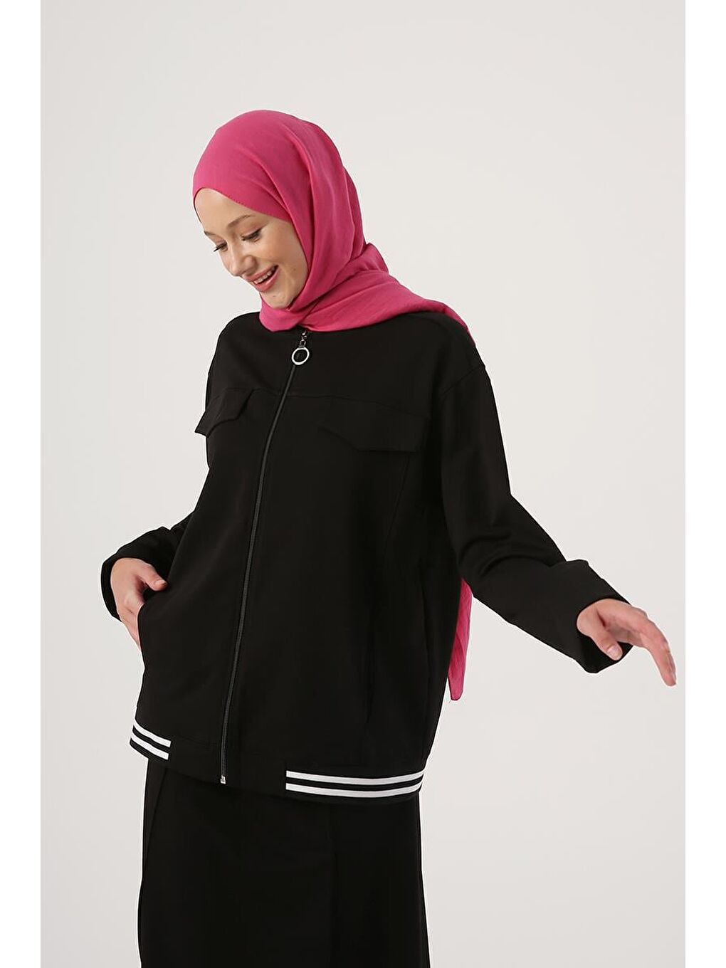 Siyah-Çizgili Ribanalı Etekli Kısa Hırkalı Takım-4