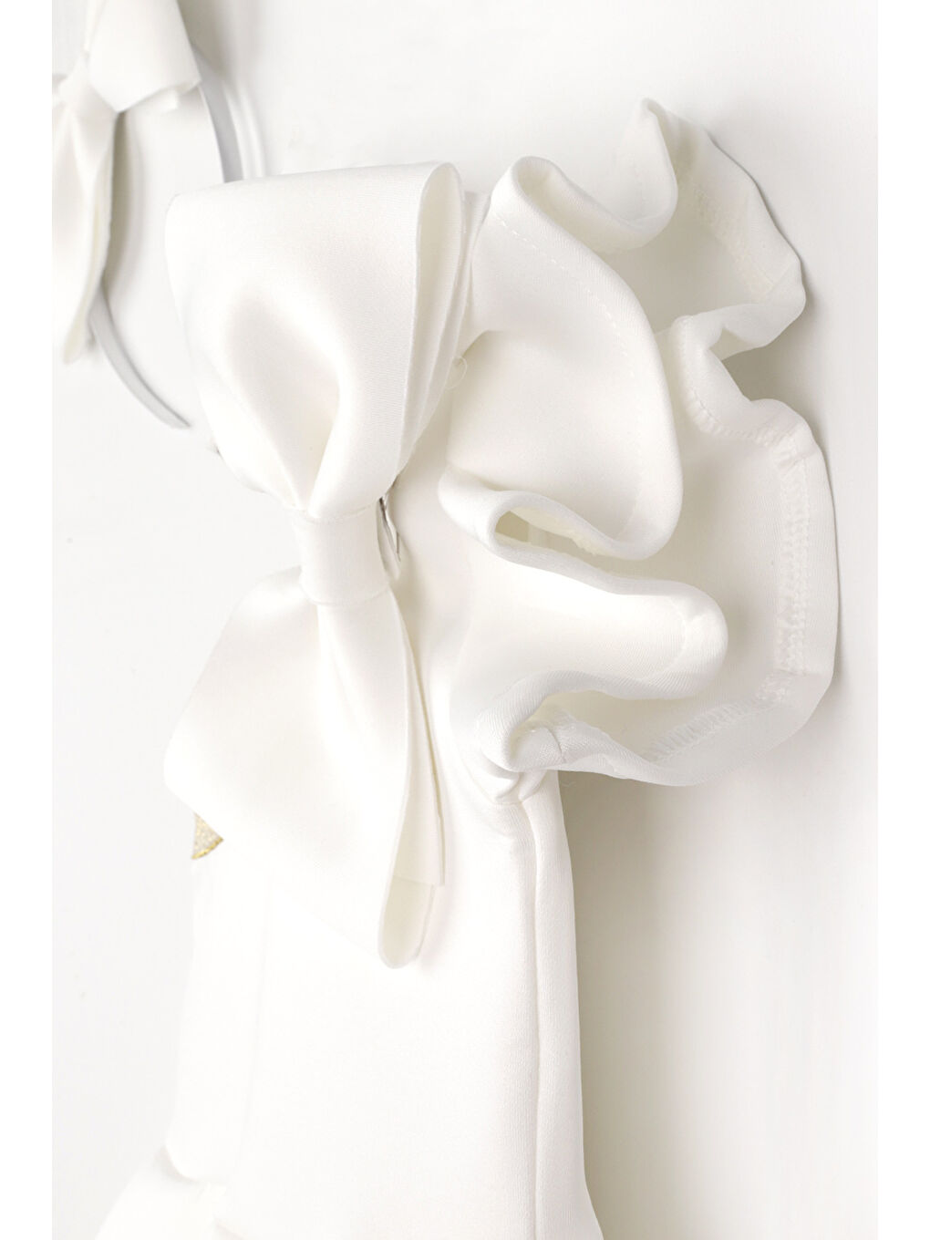 Ekru Fırfırlı Tek Omuzlu Fiyonk Detaylı Kız Çocuk Elbise - Mildred-4