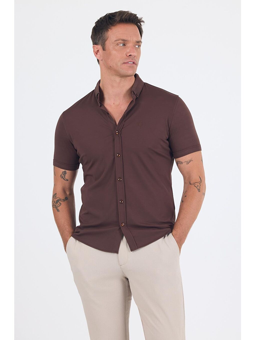 Koyu Kahverengi İtalyan Düğmeli Yaka Kısa Kol Cepsiz Slim Fit Büyük Beden Gömlek 1004250255