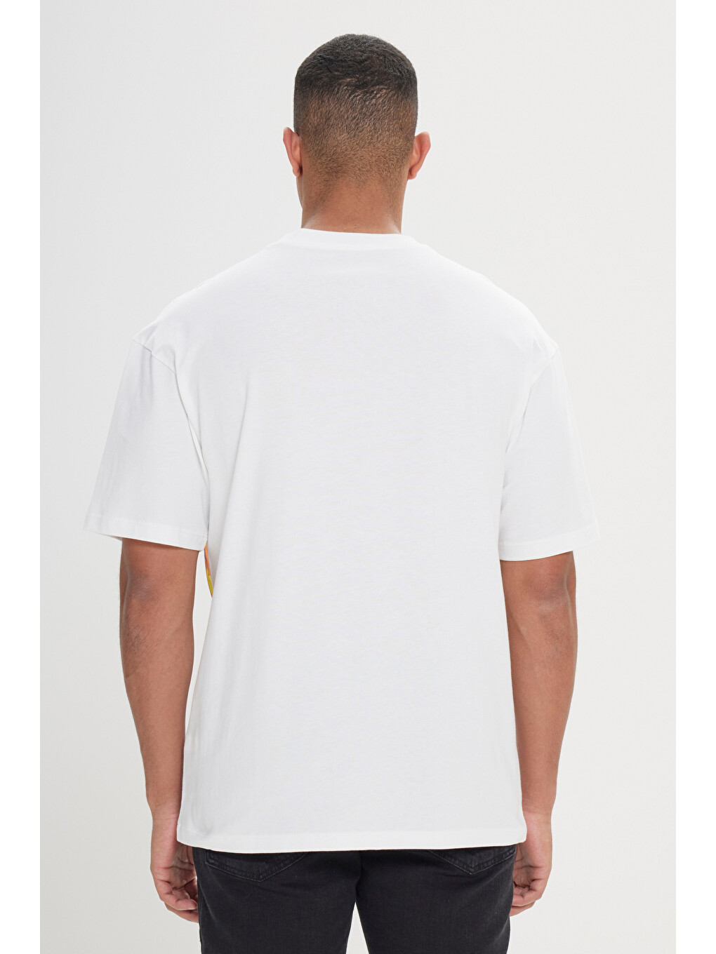Erkek Beyaz Loose Fit Bol Kesim %100 Pamuk Yumuşak Dokulu Baskılı Bisiklet Yaka Tişört-5