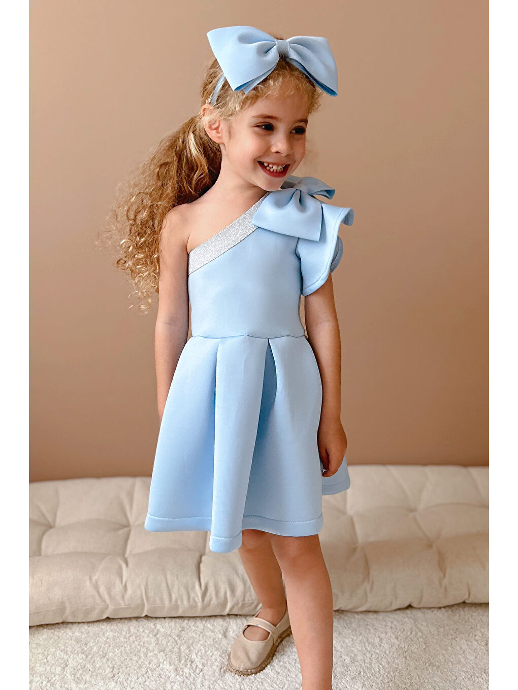 Mavi Fırfırlı Tek Omuzlu Fiyonk Detaylı Kız Çocuk Elbise - Mildred-1