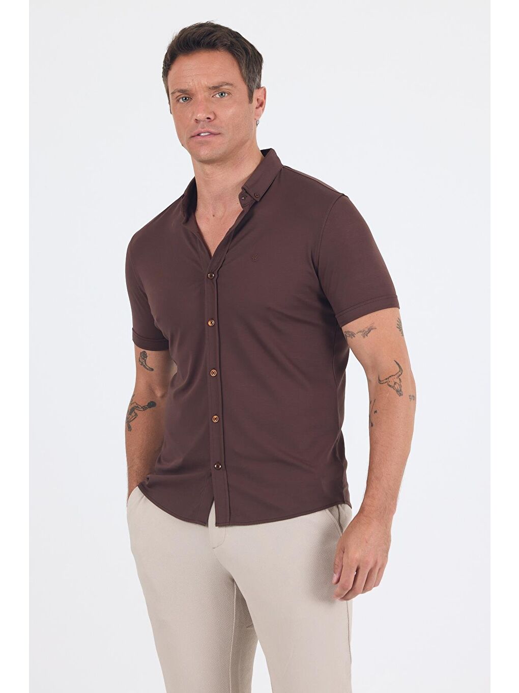 Koyu Kahverengi İtalyan Düğmeli Yaka Kısa Kol Cepsiz Slim Fit Büyük Beden Gömlek 1004250255-2