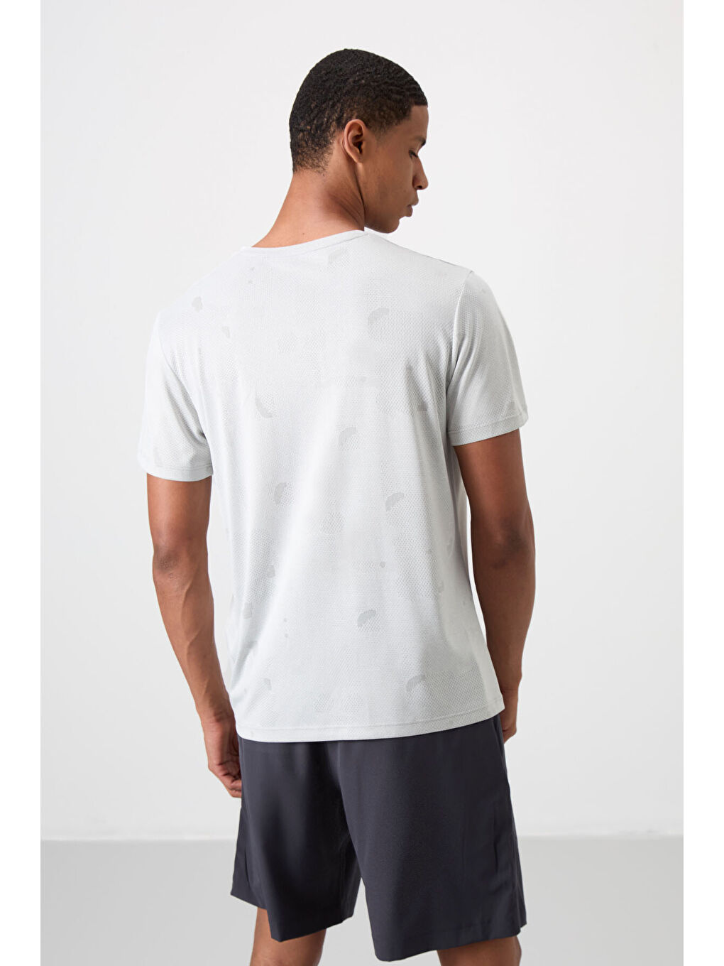 Bej Taş Polyester Nefes Alan Jakarlı İnce Esnek Standart Fit Erkek Performans Tişört - 88398-8