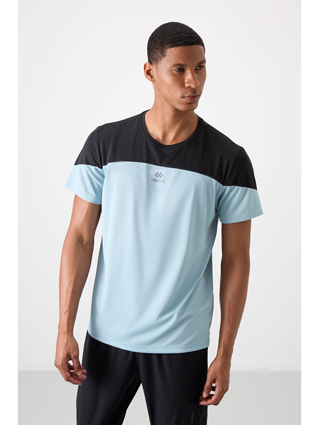 Açık Mavi Polyester Nefes Alan Dokulu İnce Esnek Standart Fit Erkek Performans Tişört - 88386-6