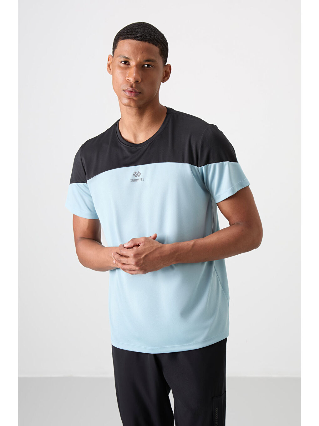 Açık Mavi Polyester Nefes Alan Dokulu İnce Esnek Standart Fit Erkek Performans Tişört - 88386-8