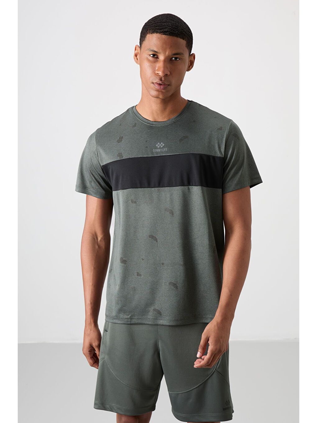 Haki Polyester Nefes Alan Jakarlı İnce Esnek Standart Fit Erkek Performans Tişört - 88398