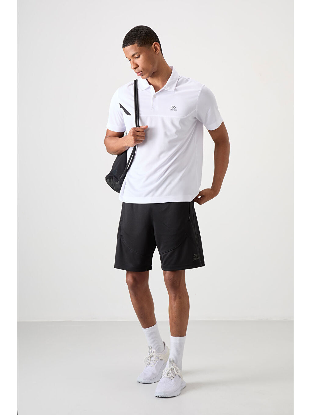 Beyaz Polyester Nefes Alan Dokulu İnce Esnek Standart Fit Polo Yaka Erkek Performans Tişört - 88402