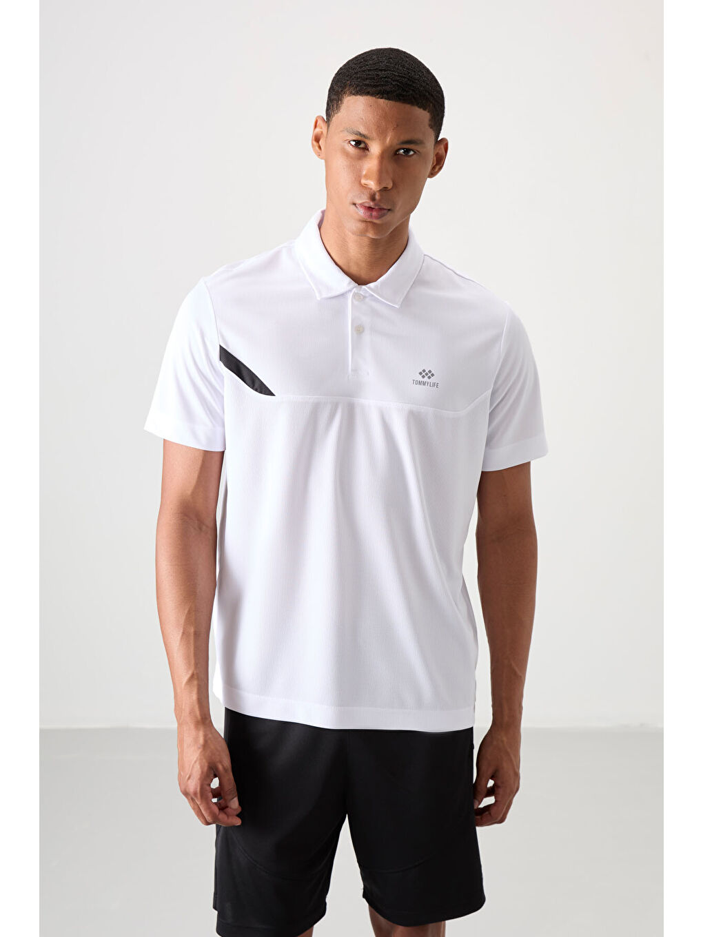 Beyaz Polyester Nefes Alan Dokulu İnce Esnek Standart Fit Polo Yaka Erkek Performans Tişört - 88402-2