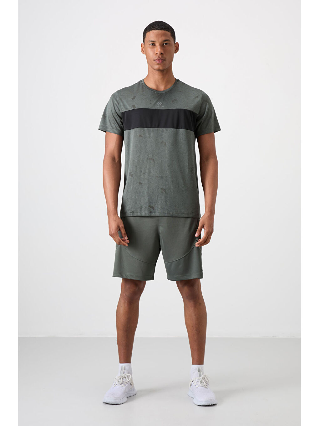 Haki Polyester Nefes Alan Jakarlı İnce Esnek Standart Fit Erkek Performans Tişört - 88398-2