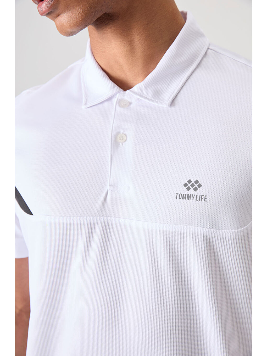 Beyaz Polyester Nefes Alan Dokulu İnce Esnek Standart Fit Polo Yaka Erkek Performans Tişört - 88402-4