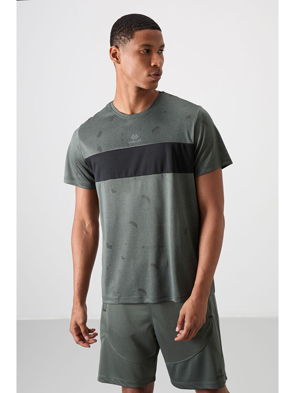 Haki Polyester Nefes Alan Jakarlı İnce Esnek Standart Fit Erkek Performans Tişört - 88398-6