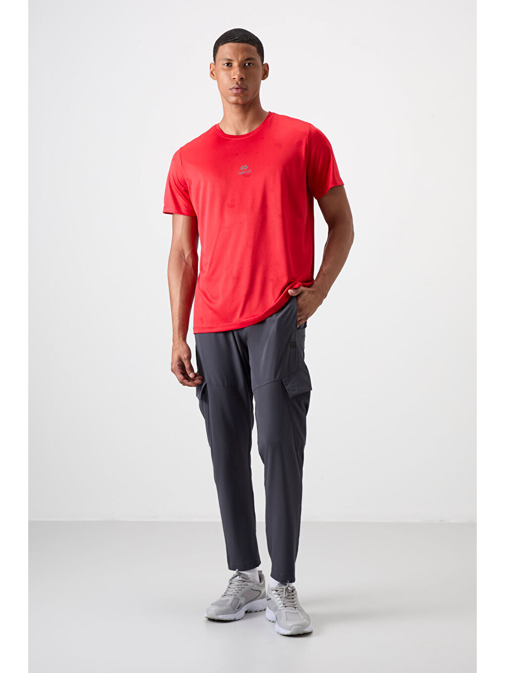 Kırmızı Polyester Nefes Alan Jakarlı İnce Esnek Standart Fit Erkek Performans Tişört - 88397-2