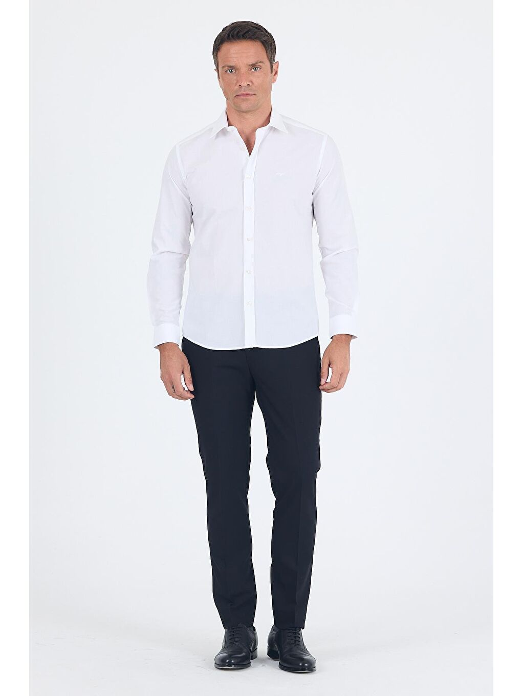 Beyaz Uzun Kol Filafil Desen Filafil Sert Yaka Cepsiz Pamuklu Basic Slim Fit Gömlek 1004250008_600-1