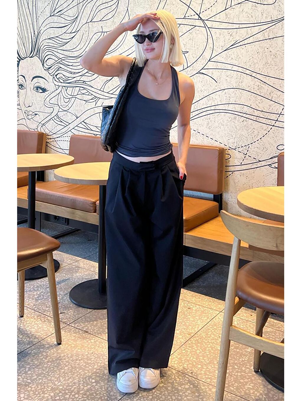 Siyah Yüksek Bel Rahat Kesim Bol Paça Pantolon-4