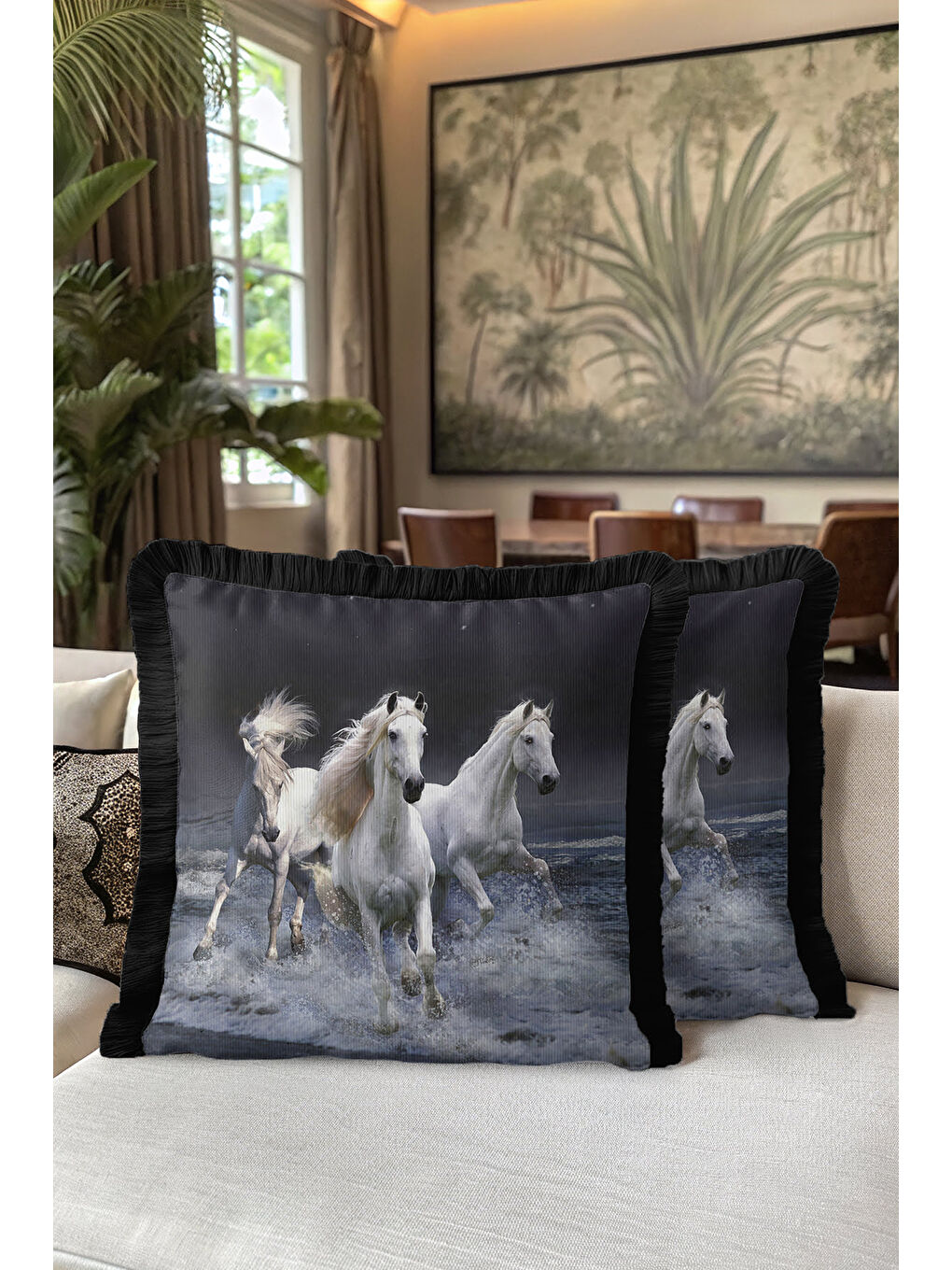 Karışık Vahşi Atlar Saçaklı Yastık Kılıfı - Doğal Özgürlük Temalı Modern Gri Siyah Püsküllü Kırlent Kılıfı-5