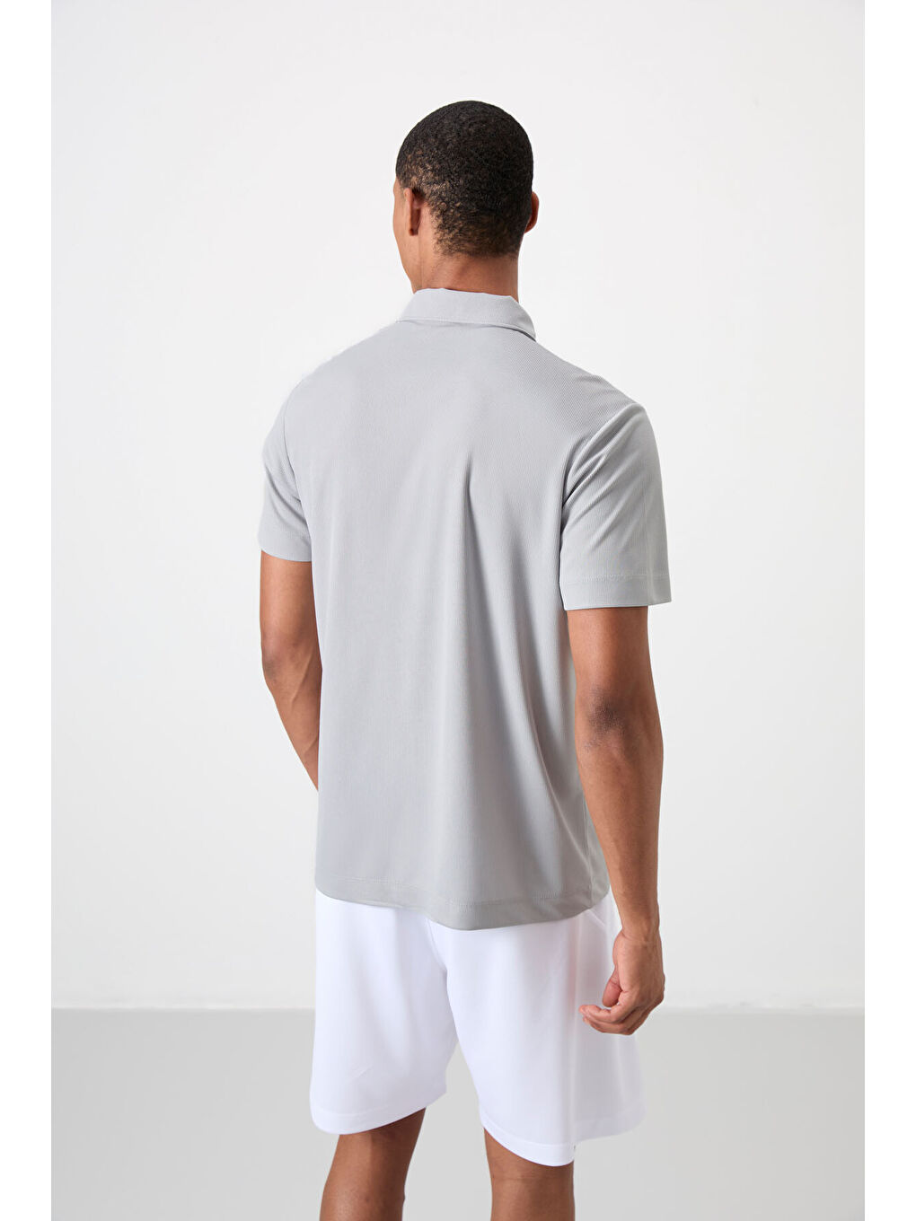 Gri Polyester Nefes Alan Dokulu İnce Esnek Standart Fit Polo Yaka Erkek Performans Tişört - 88392-8