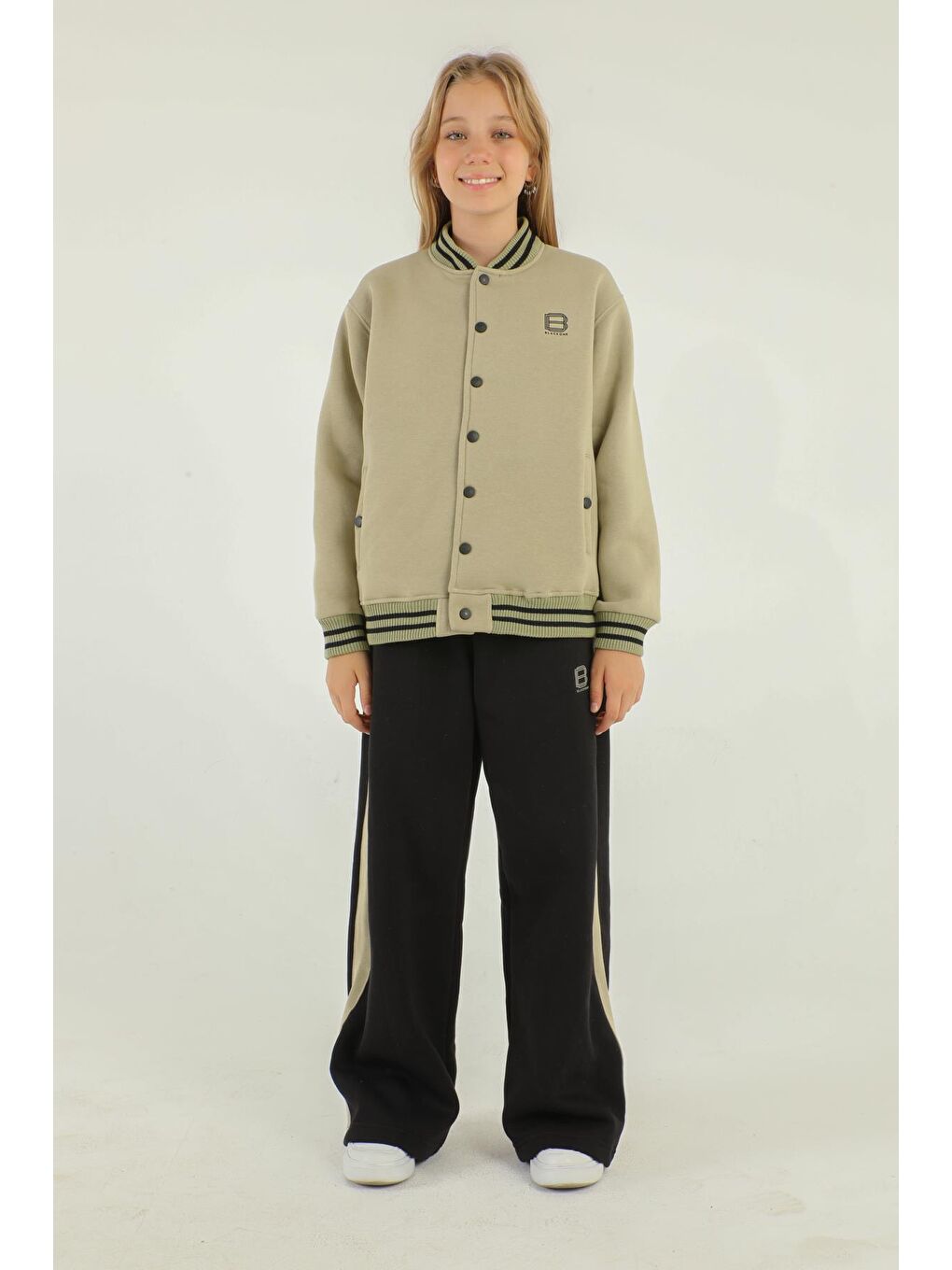 Yeşil Kolej Yaka Çıt Çıt Detaylı Bol Paça Kız Eşofman Takımı