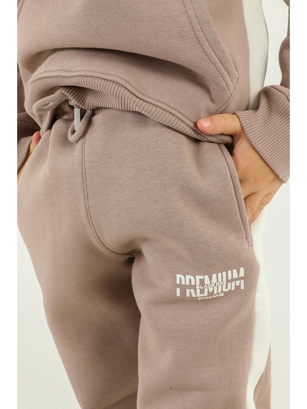 Kahverengi Kapüşonlu Kargo Cepli Baskı Detaylı Erkek Çocuk Eşofman Takımı-4