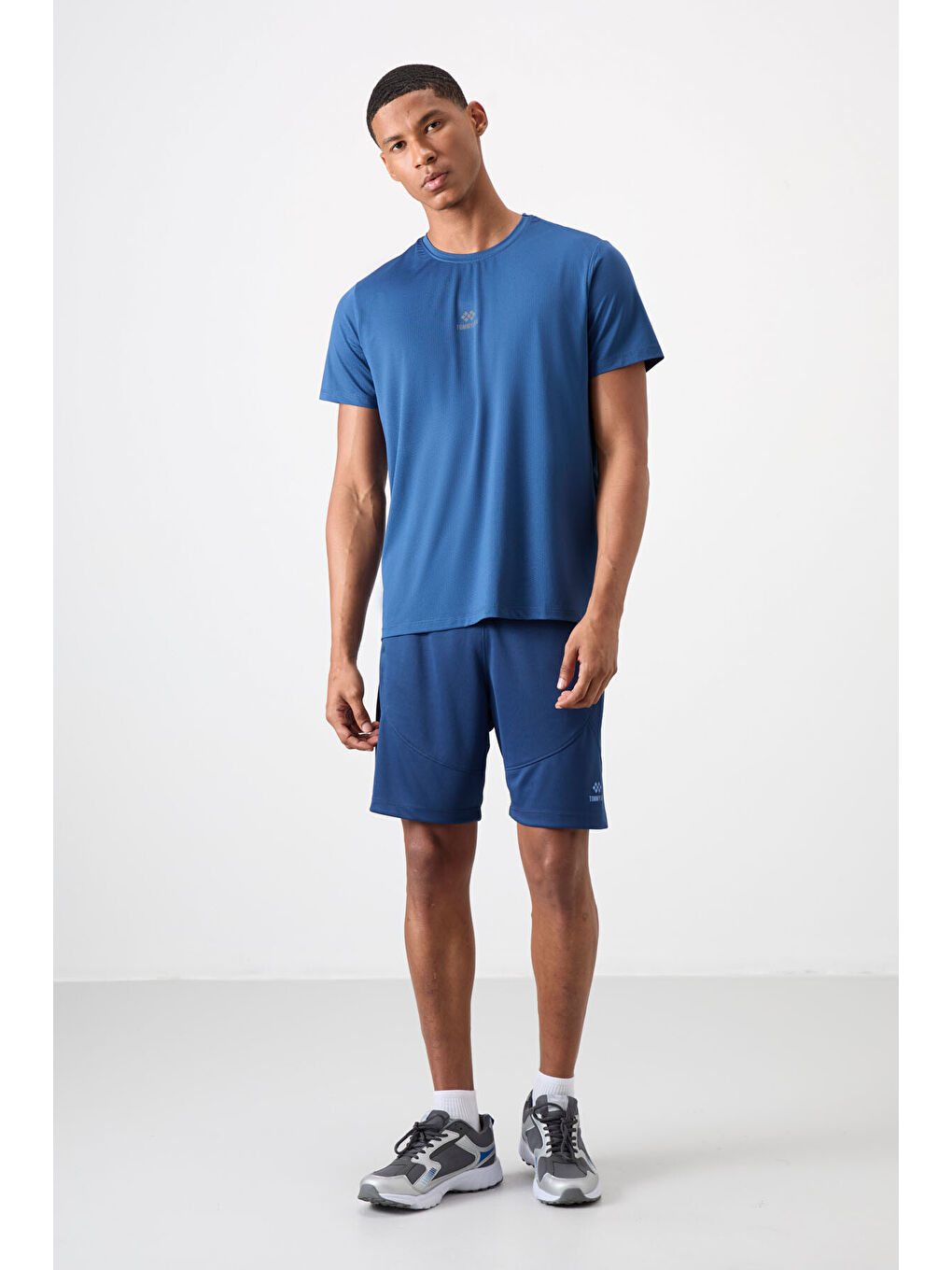 Mavi Parlament Polyester Nefes Alan Dokulu İnce Esnek Standart Fit Erkek Performans Tişört - 88387-2