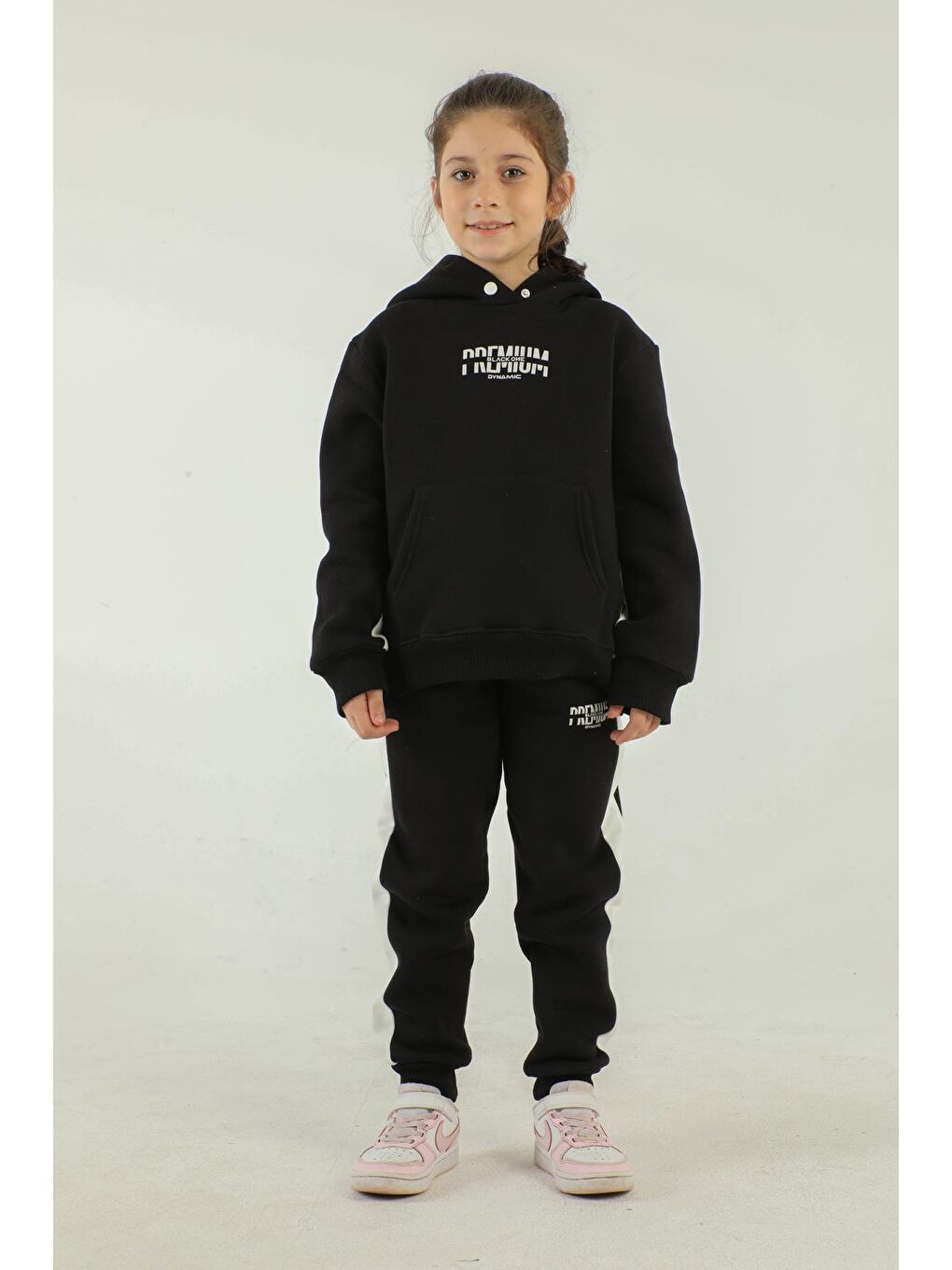 Siyah Kapüşonlu Kargo Cepli Baskı Detaylı Kız Çocuk Eşofman Takımı-2