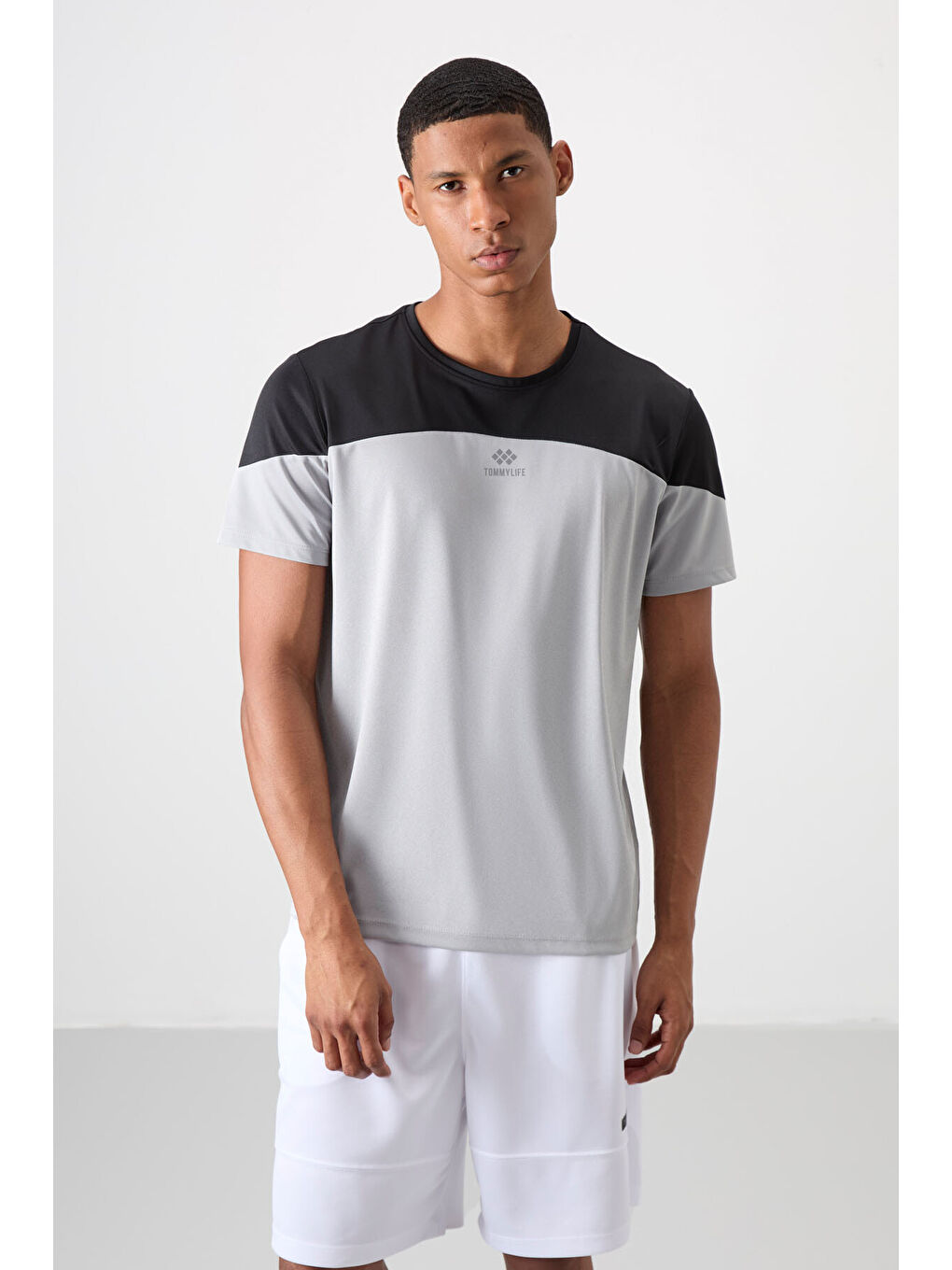 Gri Polyester Nefes Alan Dokulu İnce Esnek Standart Fit Erkek Performans Tişört - 88386