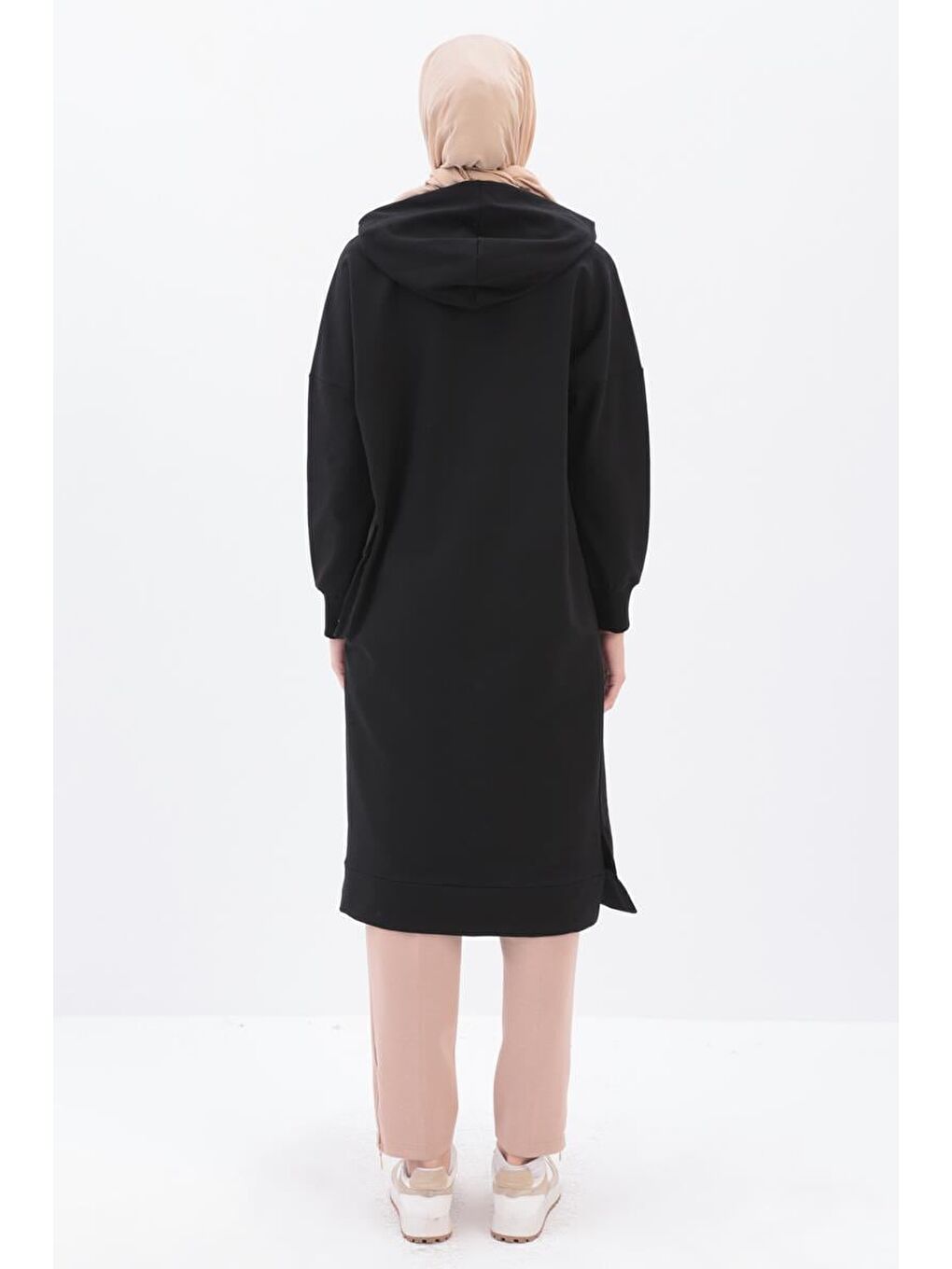 Siyah Cebi Nakışlı Kapüşonlu Sweat-3