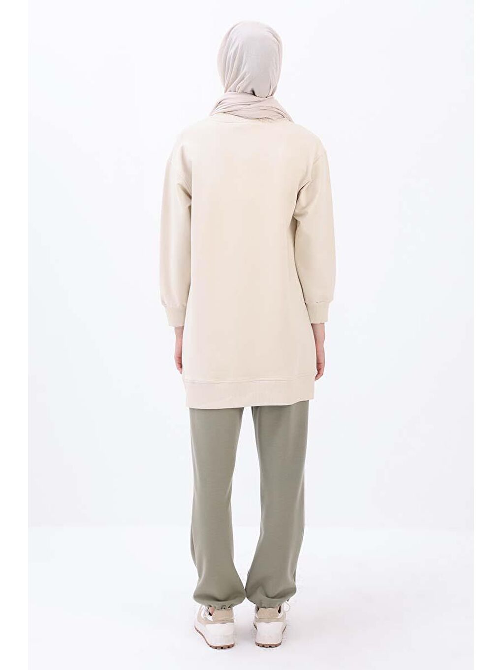 Ekru-Aplike Nakışlı Sweat-3