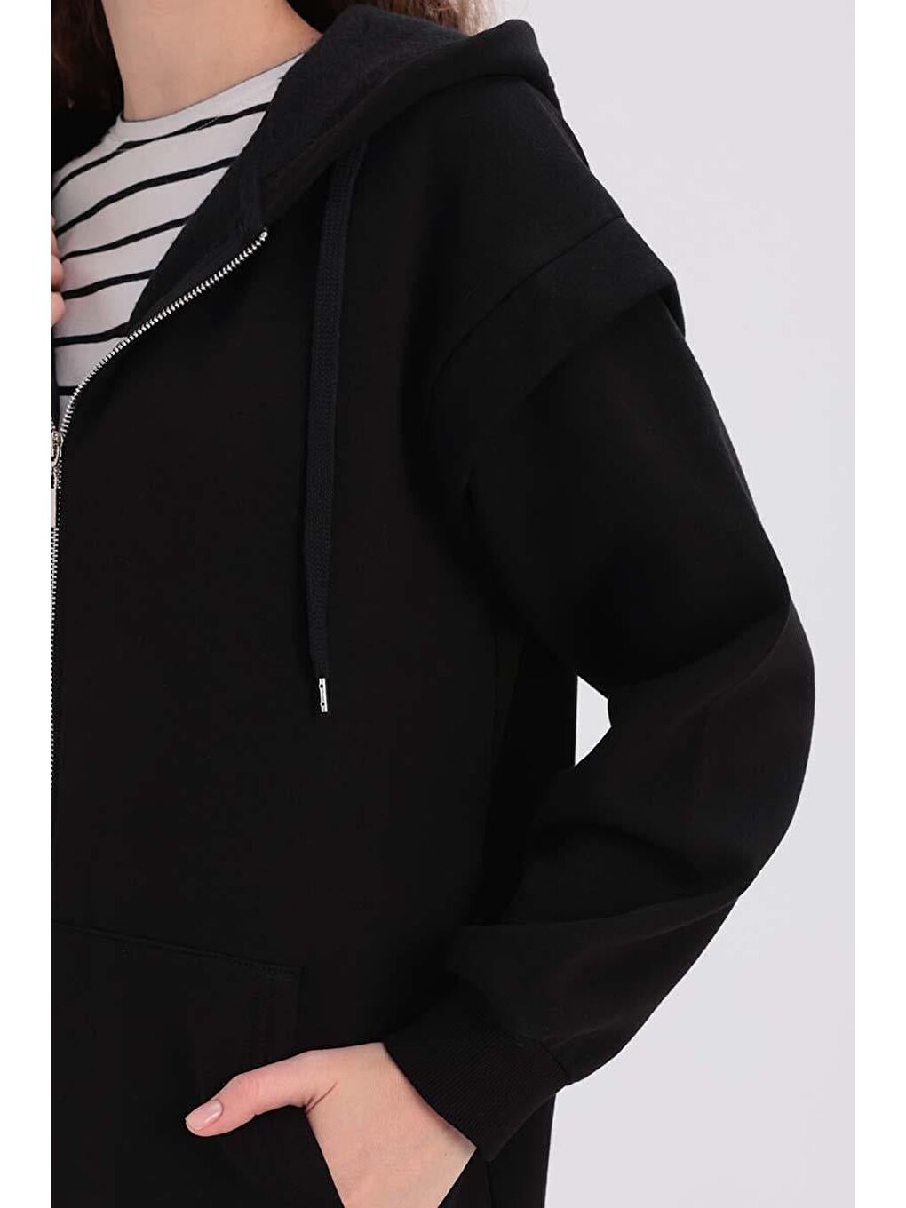 Siyah Kolu Patlı Kapüşonlu Eşofman Takımı-4