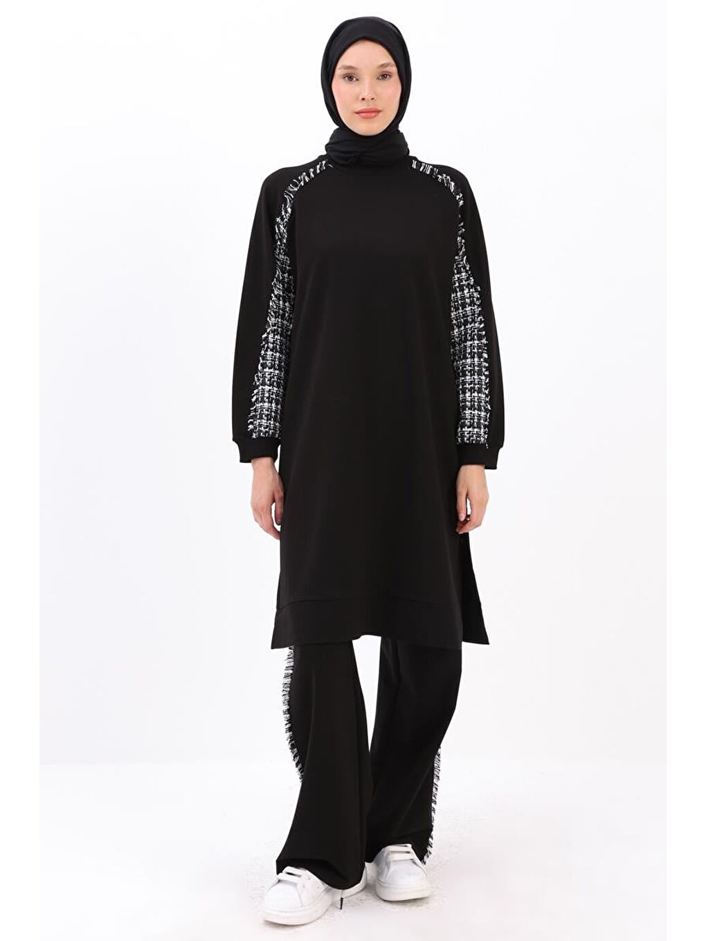 Siyah-Tüvit Garni Detaylı Pantolon Takımı-1