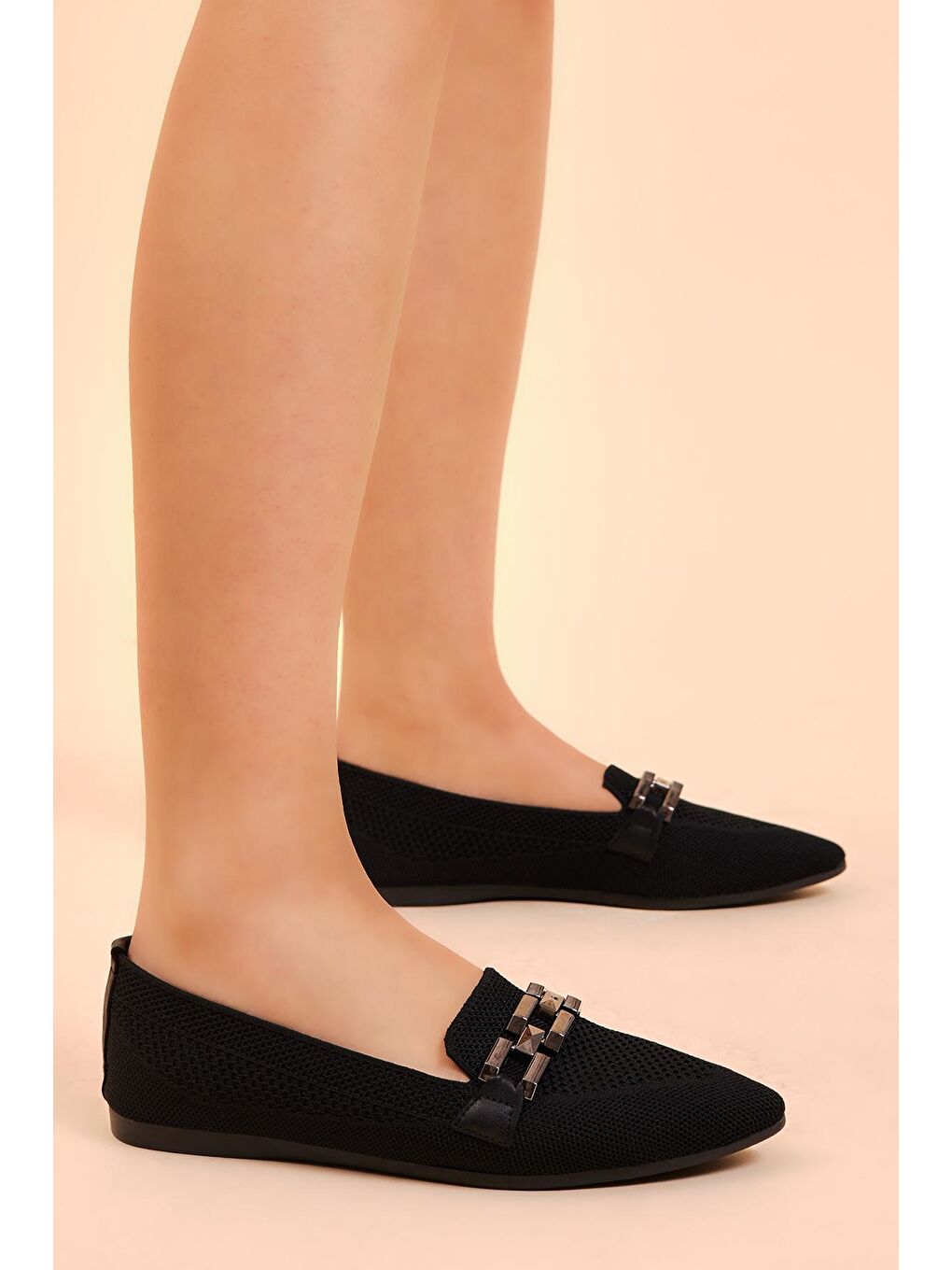 Kadın Siyah Rahat Kalıp Tokalı Örgü Babet