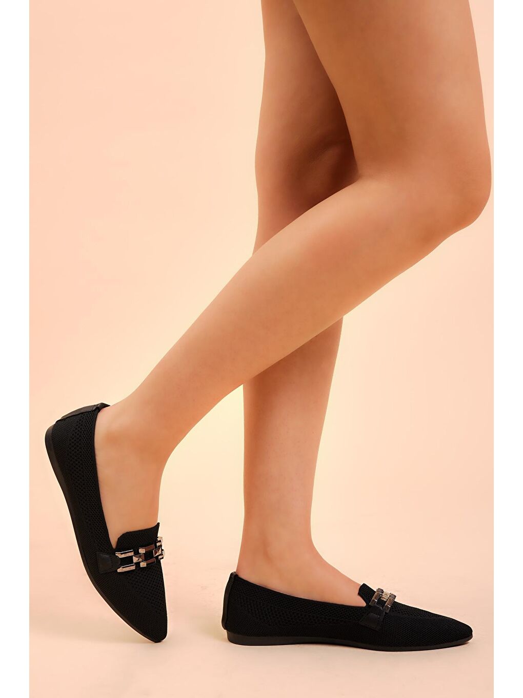 Kadın Siyah Rahat Kalıp Tokalı Örgü Babet-1