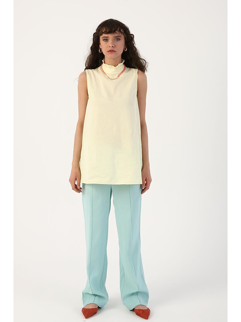 Açık Sarı Yakası Fırfırlı Çan Bluz-1