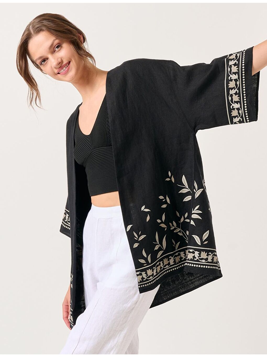 Siyah Kısa Kollu Desenli Keten Kimono-1
