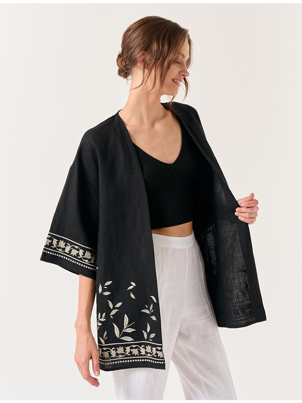 Siyah Kısa Kollu Desenli Keten Kimono-3
