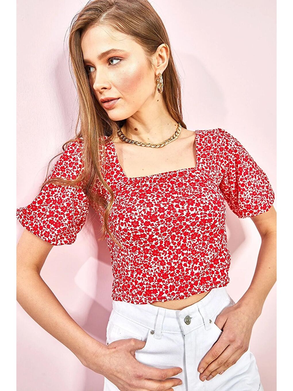 Kırmızı Kadın Kare Yaka Çiçek Desenli Crop Bluz-3