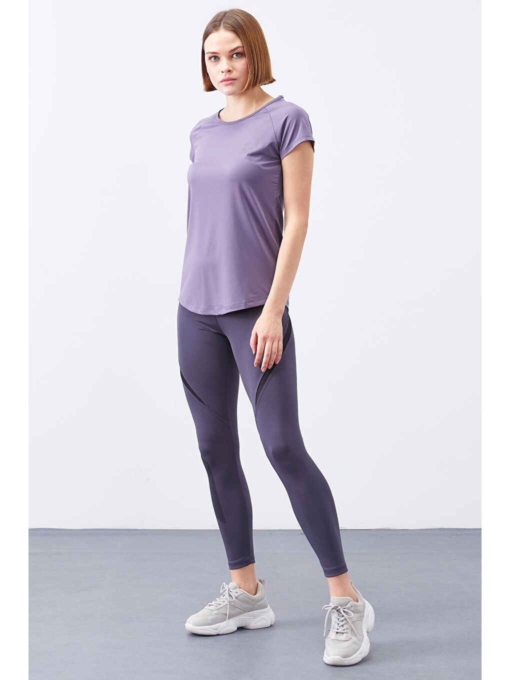 Mor Eflatun Sırt Pencereli Kısa Kol Standart Kalıp O Yaka Kadın Tişört - 97101-3