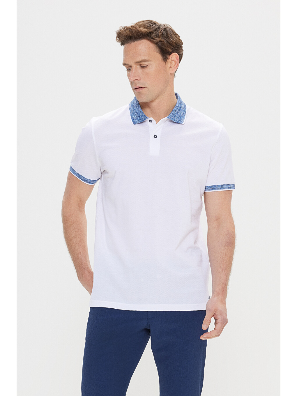 Erkek Beyaz-Lacivert Slim Fit Dar Kesim %100 Pamuk Jakarlı Polo Yaka Tişört