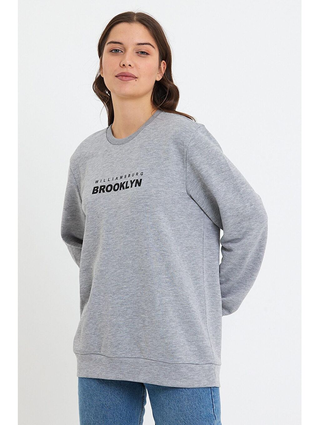 Gri Kadın Bisiklet Yaka Rahat Kalıp 3 iplik Kalın Brooklyn Baskılı Sweatshirt SPR24swk29-1