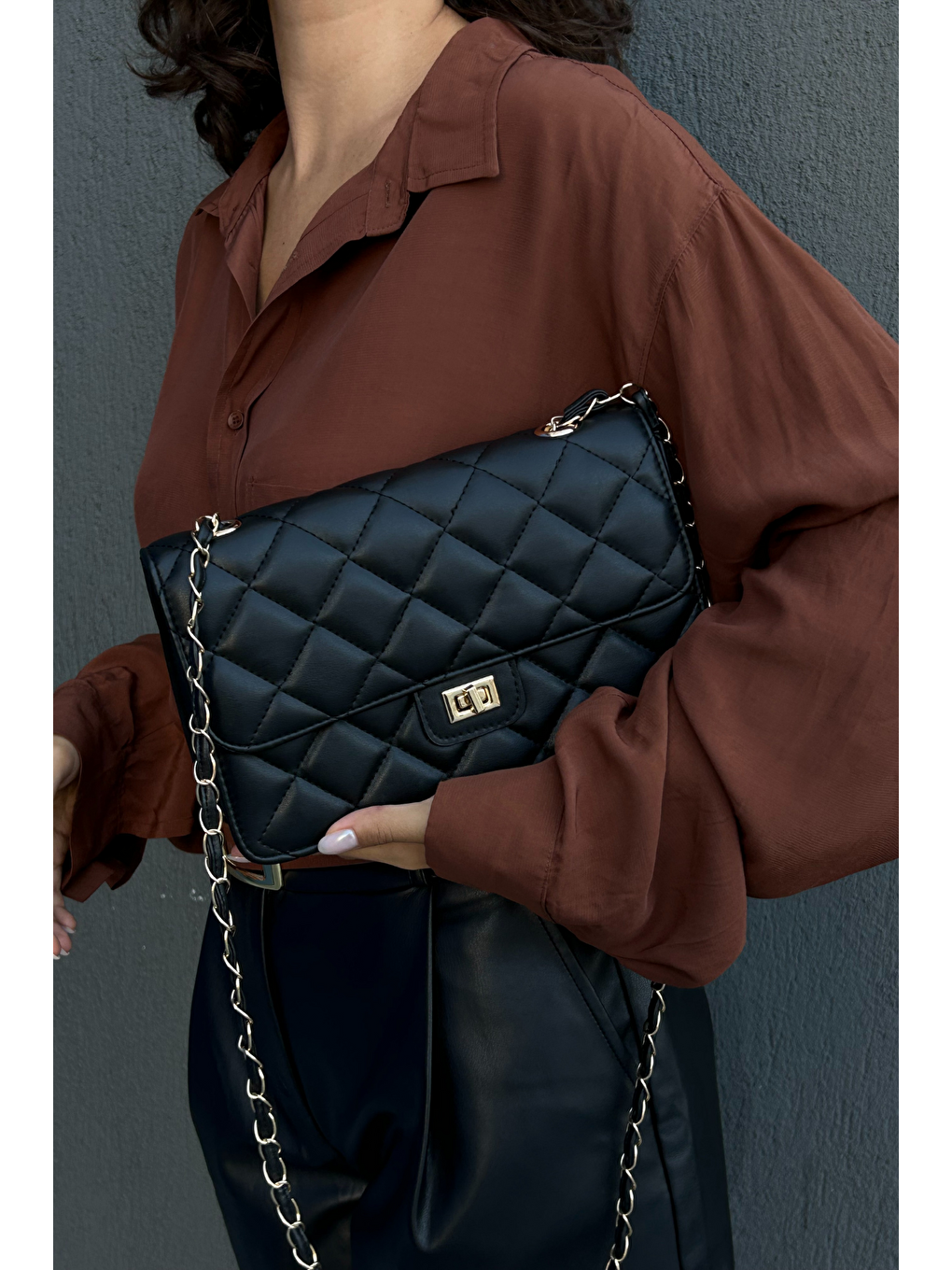 Siyah Uzun Askılı Kapitone Kadın Omuz Çantası Lprb004