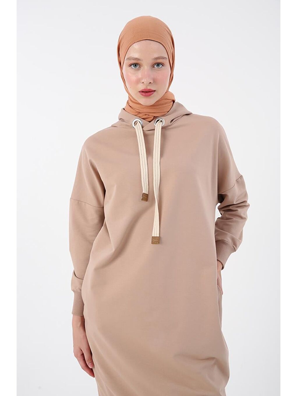 Bej Kuşgözlü Kapüşonlu Cepli Sweat Tunik-4