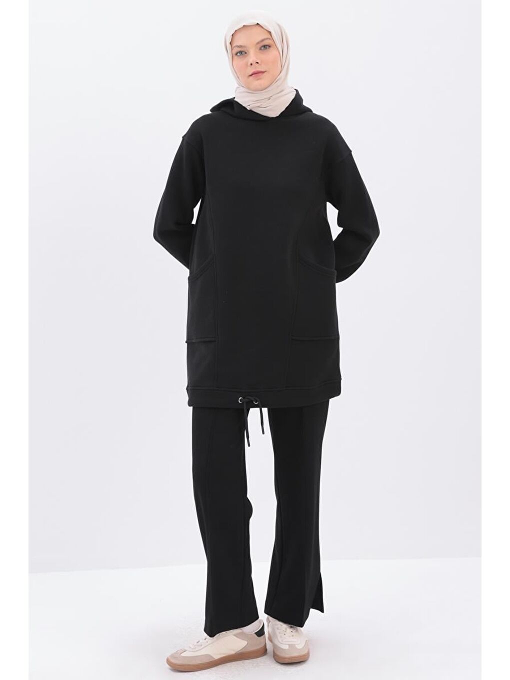 Siyah Kulplu Kapüşonlu Sweat Tunik