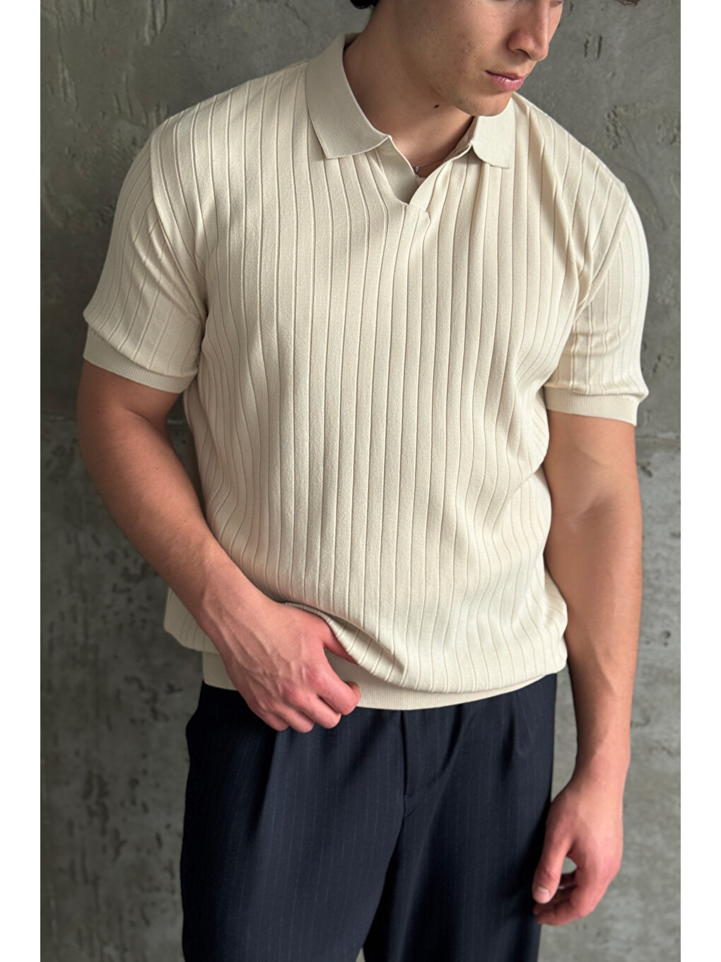 Bej Erkek Oversize Fitilli Polo Yaka İnce Triko Tişört-1