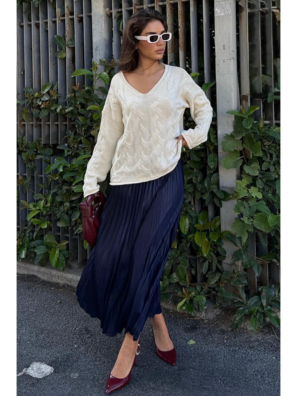 Ekru V Yaka Örgü Desen Oversize Kadın Kazak Mg2519-11