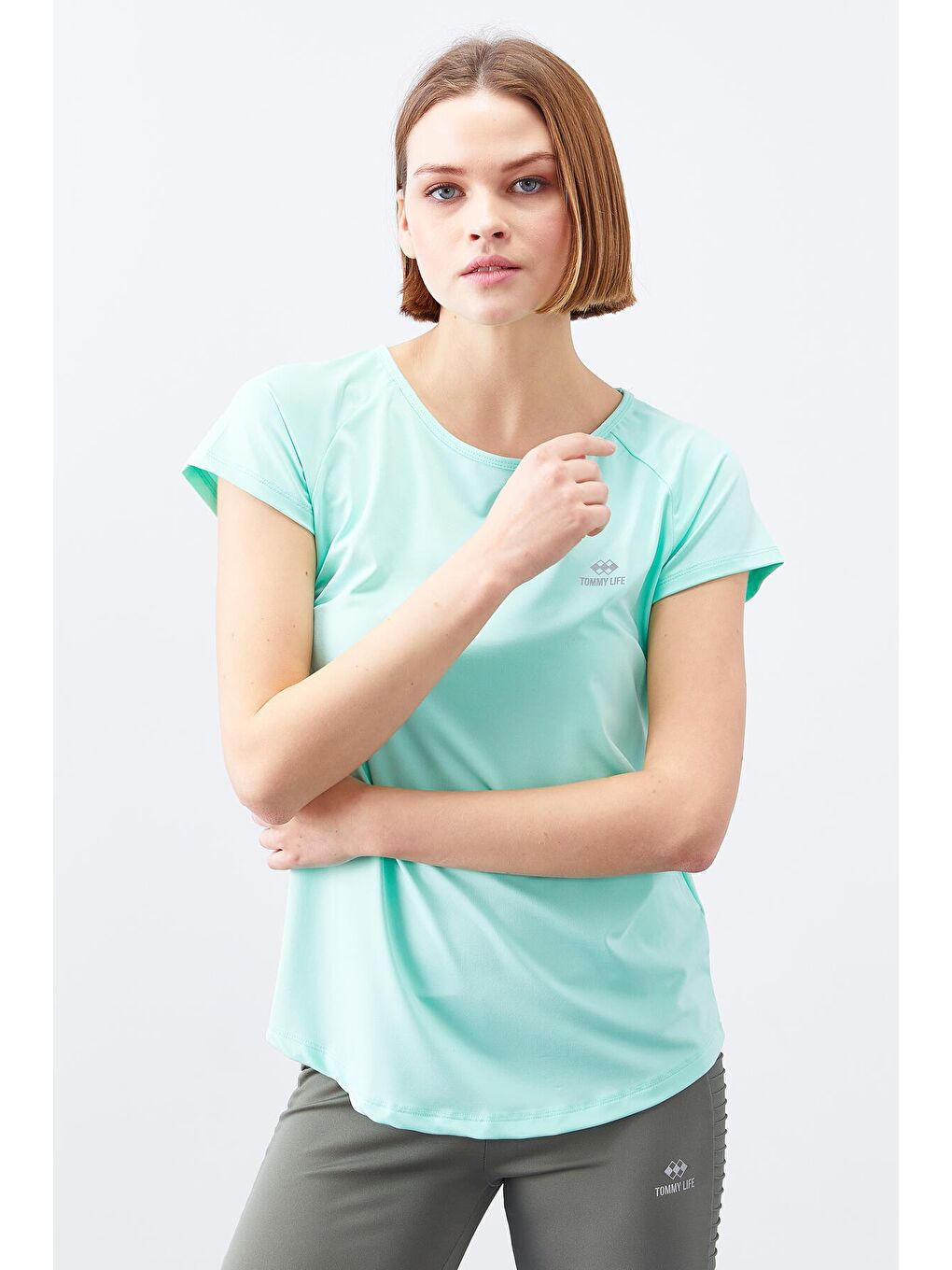Mint Yeşili Sırt Pencereli Kısa Kol Standart Kalıp O Yaka Kadın Tişört - 97101-4