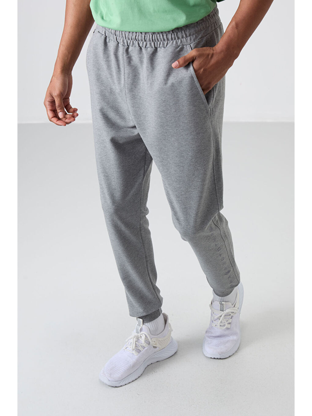 Gri Gb Melanj Pamuk Yumuşak Dokulu Standart Fit Nakışlı  Eşofman Alt - 82133