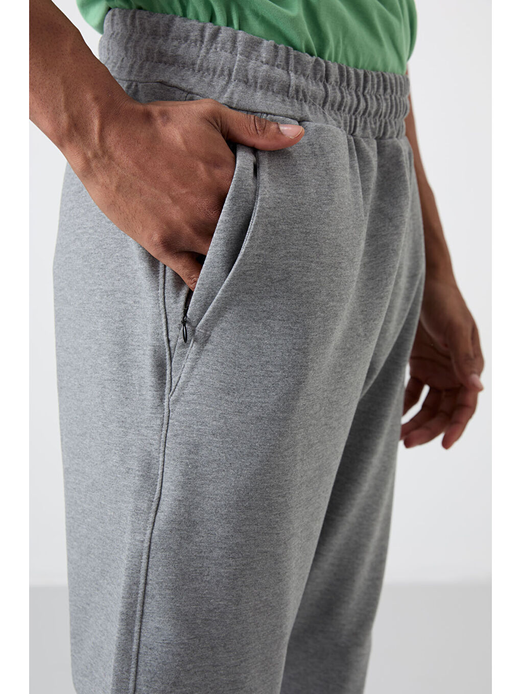 Gri Gb Melanj Pamuk Yumuşak Dokulu Standart Fit Nakışlı  Eşofman Alt - 82133-2